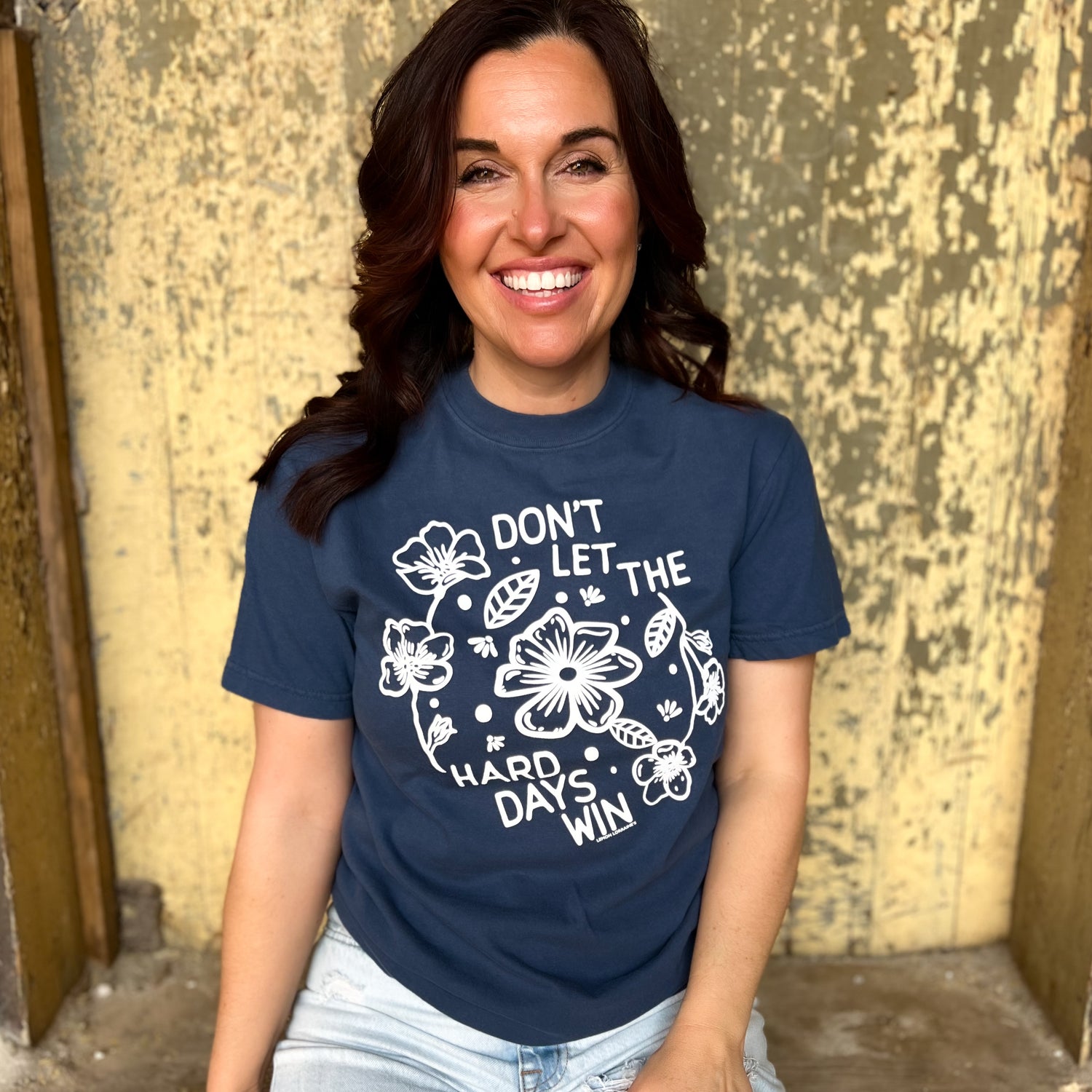 DON'T LET HARD DAYS WIN - Midnight Comfort Color Tee