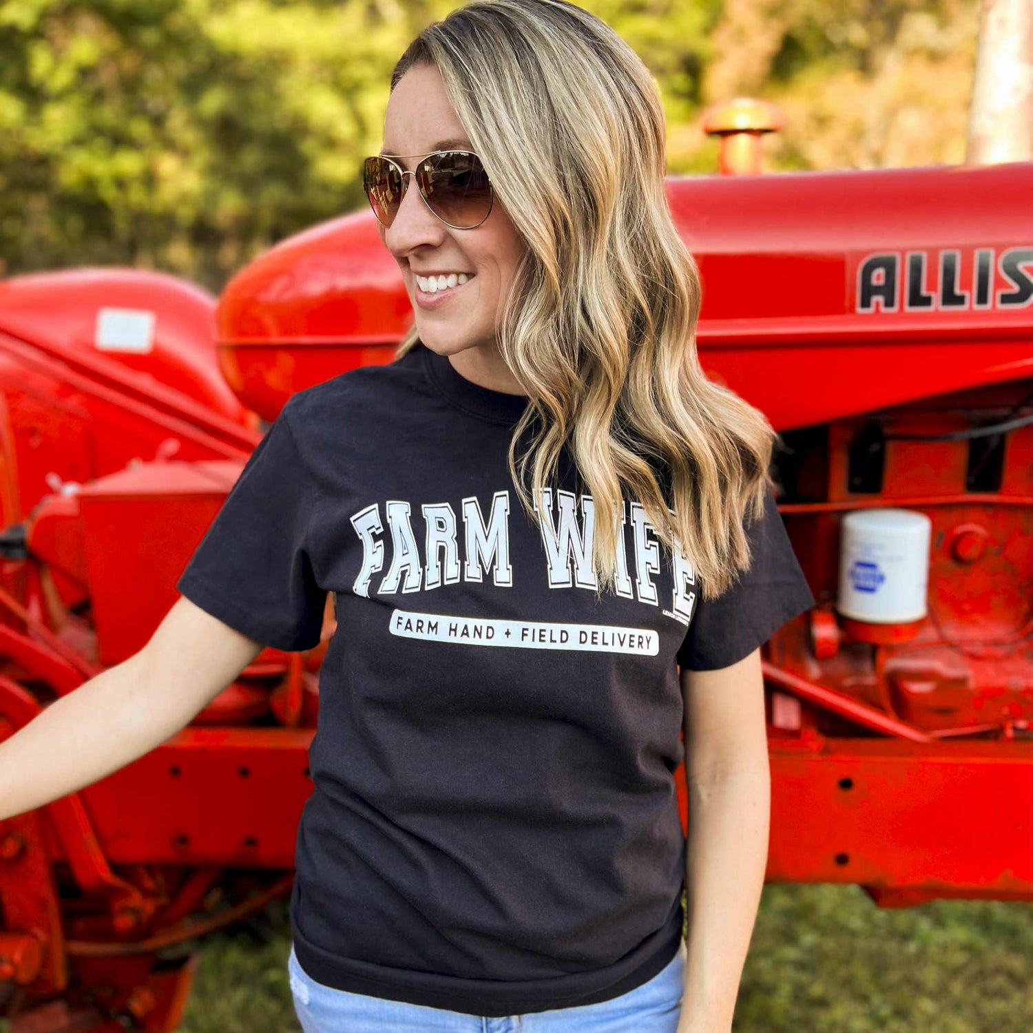 FARM WIFE - Graphic Tee